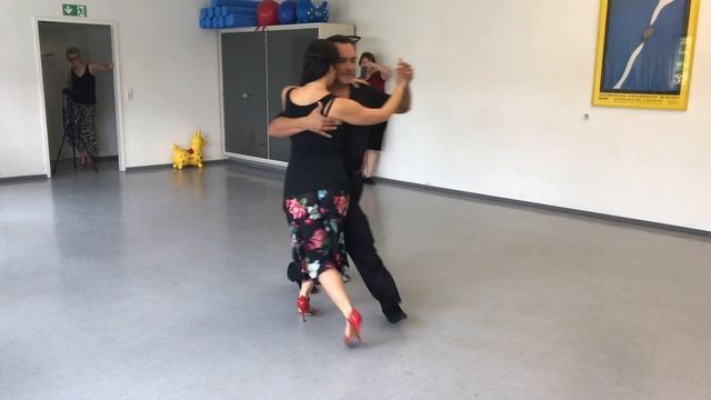 MILONGA LISA ?Demo Cambio de Direccion Georgina & Oscar Mandagaran смотреть онлайн