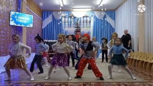 Весёлая военная разминка.