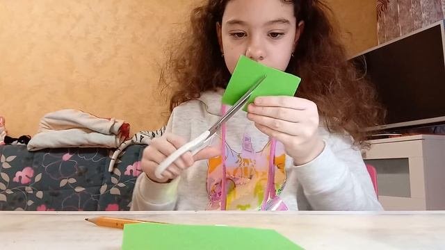 Делаю прикольные штуки из бумаги☘