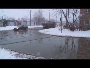 Капризы погоды: сначала в Бийске откачивали воду, потом убирали снег (Бийское телевидение)