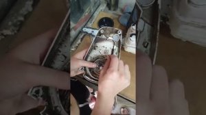 Как заменить верёвку на стартере бензопилы?