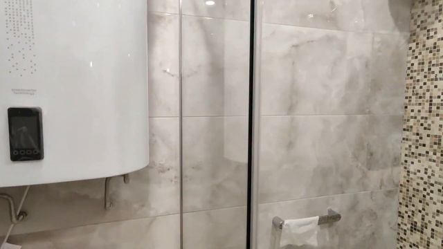 Трапециевидная угловая душевая кабина