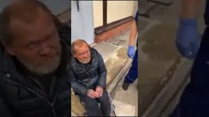 У Дяди Юры завелись опарыши на ногах ⁄ увезли на скорой в больницу