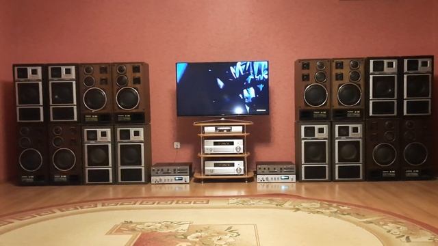 pink floyd  одна из моих и как я понял ваших любимых композиций.послушаем.