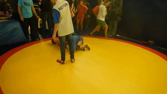 Щербаков Егор, 11 лет. 29.09.2013, СК "Орбита", самбо, 3-я схватка. смотреть онлайн