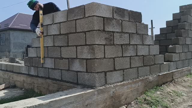 КАК КЛАДУ ОТСЕВНЫЕ БЛОКИ смотреть онлайн