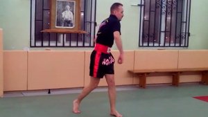 Подводящее упражнение для постановки прямого удара