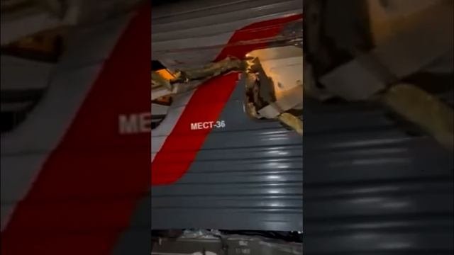 Автокран повредил 3 вагона с пассажирами в ХМАО