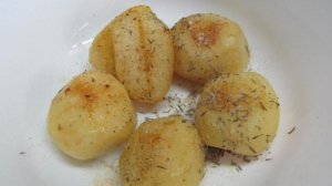 Запеченное мясо с картофелем в мультиварке