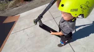 AWESOME 4 YEAR OLD SCOOTER KID!