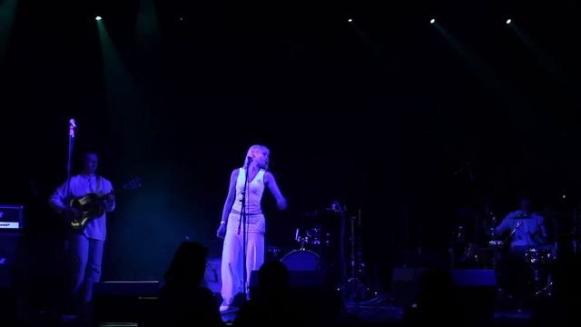 ВЕТЕР ВСЕМ - Все люди живут.. смотреть онлайн