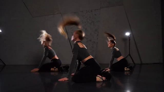 "Шарм и Грация: Танец на Пилоне в Новом Измерении" смотреть онлайн