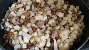 ★НЕВОЗМОЖНО НАЕСТЬСЯ★ - Картошка со свининой и грибами на сковороде