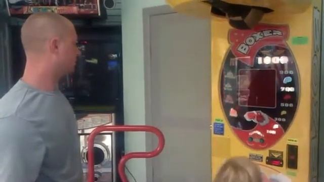 Сломал силомер с первого удара смотреть онлайн