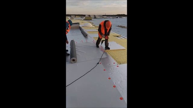 Утепление плоской кровли производственно-складского комплекса "Атлант-Парк"