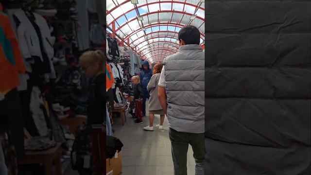 Таганский ряд — самый крупный рынок в регионе: уличная торговля как в 90ые 11 июня 2023 Екатеринбур