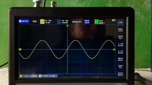 Pervoi CTC 9802 midiendo distorsión y voltaje RCA