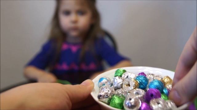 Игровой набор Фабрика Бижутерии делаем бусины браслет кольцо из фольги Foil Bead Maker смотреть онлайн