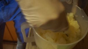 Прозрачное глицериновое мыло с нуля на стеариновой кислоте и подсолнечном масле. Рецепт и процесс.
