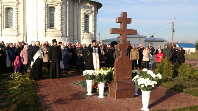 Панихида на могиле старца архимандрита Тихона Агрикова