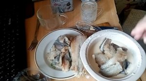 Рыба путассу в кляре.Необыкновенно вкусная и сочная.Привезли Мирославу,с бабой на кухне.