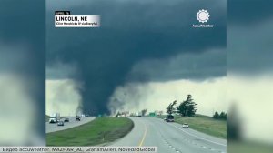 Мощные торнадо бушуют сразу в нескольких американских штатах