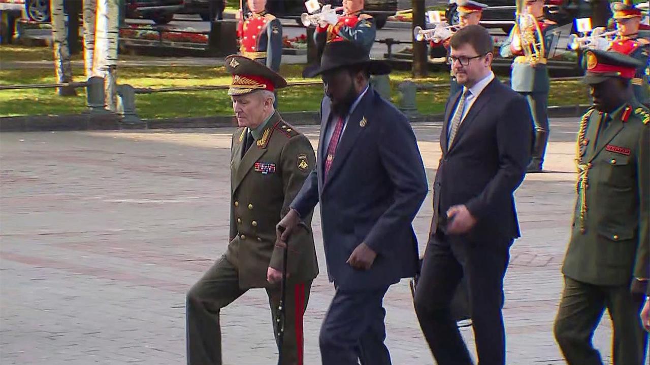 В Россию на переговоры с Владимиром Путиным прибыл президент Южного Судана Салва Киир