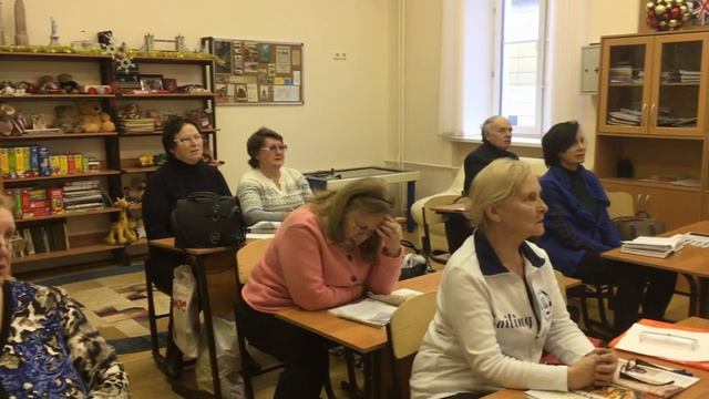 Участники программы «Московское долголетие» изучают иностранный язык смотреть онлайн