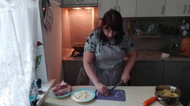 бигус-тушеное мясо с картофелем и квашенной капустой