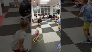 Тренировка Гордея 23.11.2023. Упражнение с конусами на скорость и смекалку