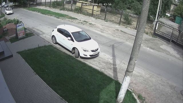 Изображение с цветной уличной видеокамеры HD-SDI LVIR-20210 2Мп c ИК-подсветкойsecthor.ru смотреть онлайн