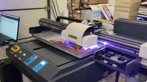 УФ печать на планшетном принтере KAIJO увеличенного формата 90*60 см.