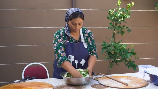 Amazing Stone Oven for Baking Bread and Kutab With Herbs смотреть онлайн