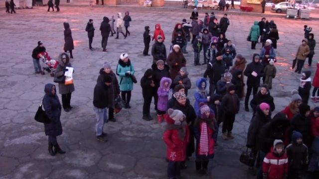 04.01.2017 Детский праздник на площади фестивальная(Майдан героїв) смотреть онлайн