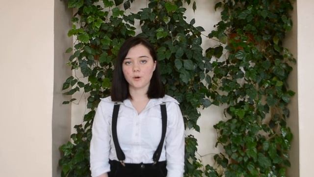Ксения Новикова  читает стихотворение  В.В.Маяковского "Лиличка"