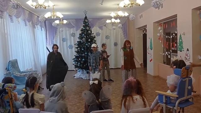 Новогодний праздник в 1Б классе! смотреть онлайн