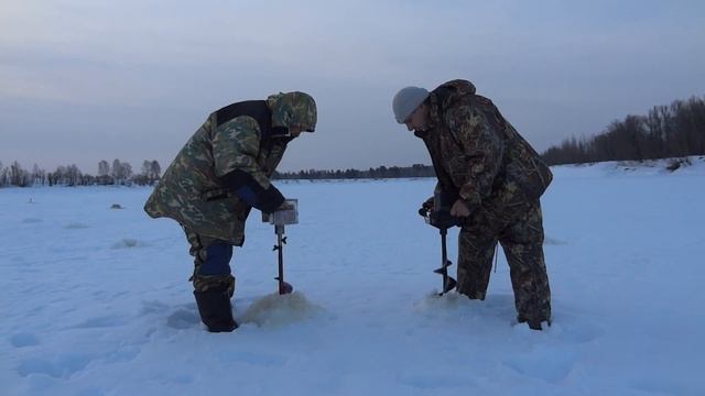 Самодельный русский электробур против модернизированного шведа (Mora) смотреть онлайн