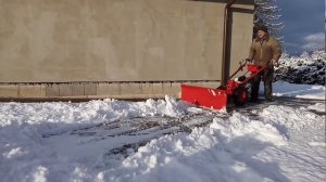 MF 70 jicin - pluhovanie snehu