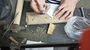 Как установить люверс подручными средствами.