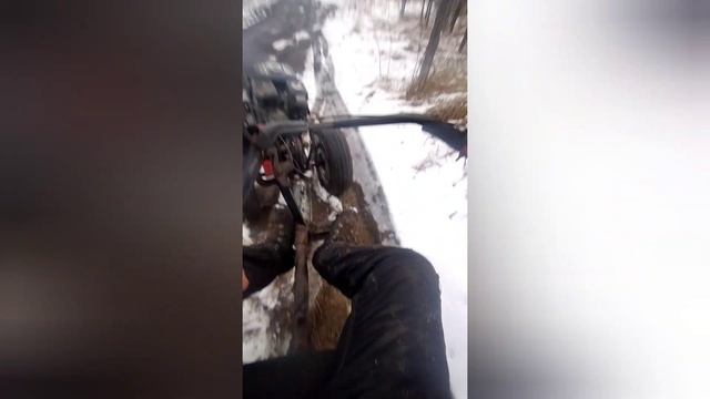 Мотоблок Ока зимой 2020 транспортные работы по перевозке леса. грязь прицеп дрова смотреть онлайн