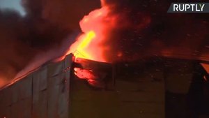 Пожар на рынке Синдика в Москве