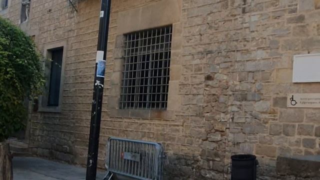 Antic Hospital de la Santa Creu.Carrer De L' Hospital, Barcelona Spain ?? смотреть онлайн