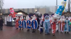 парад шествие дедов морозов и снегурочек праздник новогодний город курск и курская область 2020