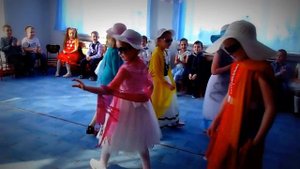 ПЕСНЯ "А Я ВОЗЬМУ У МАМЫ БУСЫ" группа ПОЧЕМУЧКИ - 2018 д/с "Светлячок"