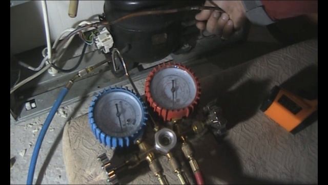 Заправка холодильника INDESIT фреоном без весов