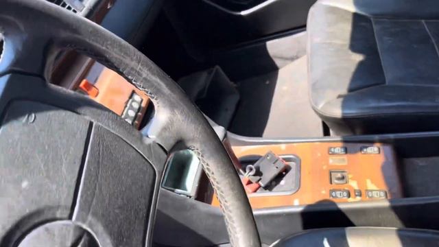 Two Mercedes-Benz W124 E300 Sedans at the Junkyard in Carson City, Nevada on July 1, 2023 смотреть онлайн