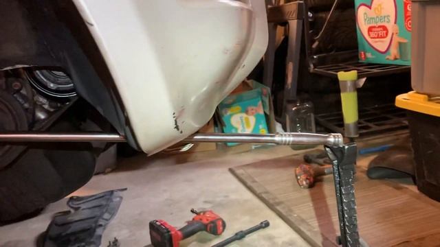 Un Stuck Harmonic Balancer Bolt.1999 RAV4 смотреть онлайн