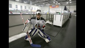 В Воронеже в мужской хоккейной команде играет девушка-вратарь