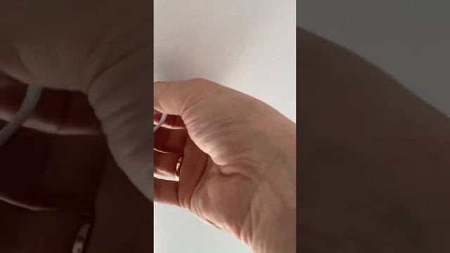 Таким варварским, но аккуратным методом мы устанавливаем споты в натяжной потолок! смотреть онлайн