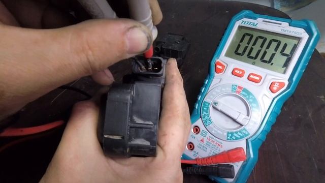 Mercedes ML320 W163 Чистка катушки и проверка смотреть онлайн